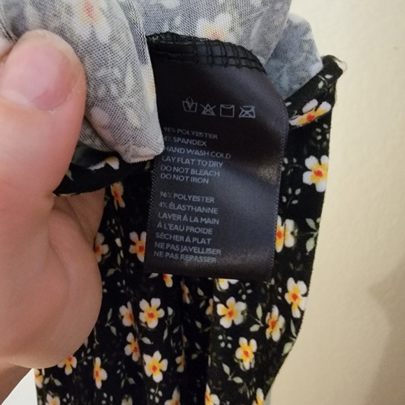 Urban Outfitters Daisy Romper - Picture 5 of 5
